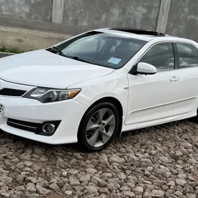 Toyota Camry 2014