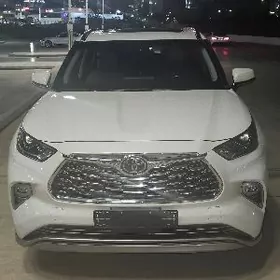 Toyota Highlander 2020