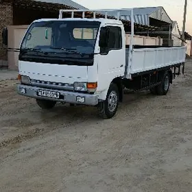 Mitsubishi Canter 2004