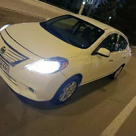 Nissan Versa 2012