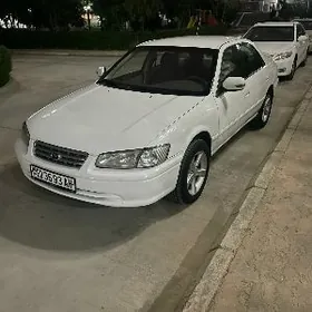 Toyota Camry 2001