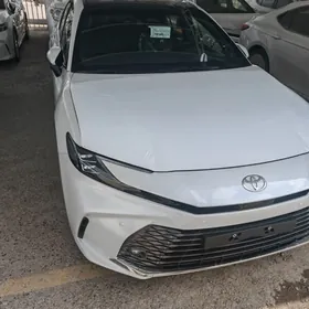 Toyota Camry 2025