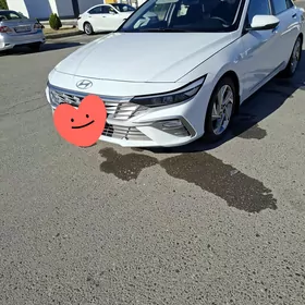 Hyundai Elantra 2025