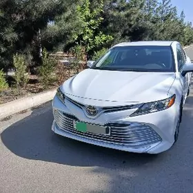 Toyota Camry 2020