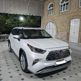 Toyota Highlander 2022