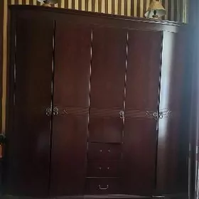 Шкаф,кровать с 2 тумбами,трюмо