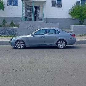 BMW E60 2003