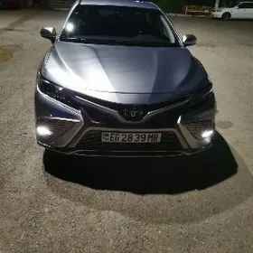 Toyota Camry 2021
