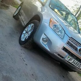 Toyota RAV4 2010