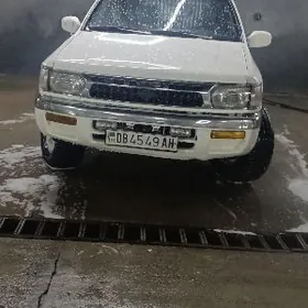 Nissan Pathfinder 1997