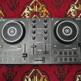 DJ пульт Pioneer DDJ - 200
