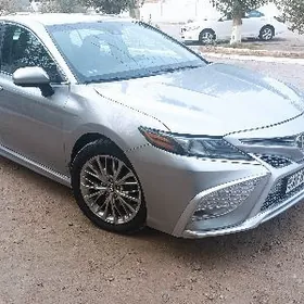 Toyota Camry 2019