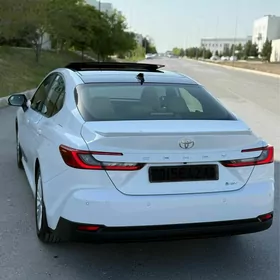 Toyota Camry 2025