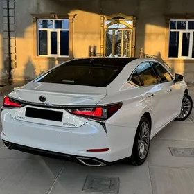 Lexus ES 350 2025