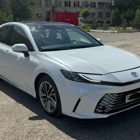 Toyota Camry 2025