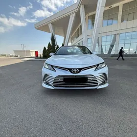 Toyota Camry 2020