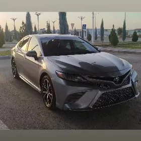 Toyota Camry 2020