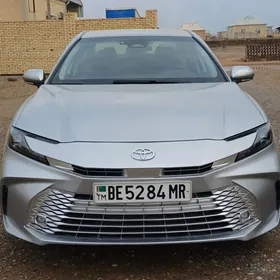 Toyota Camry 2025
