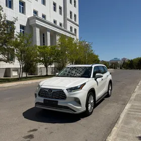 Toyota Highlander 2021