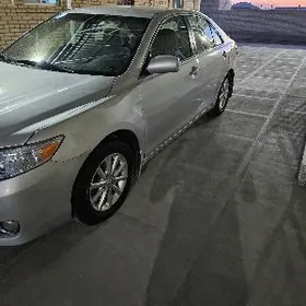 Toyota Camry 2011