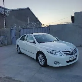 Toyota Camry 2011