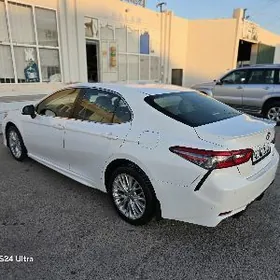 Toyota Camry 2018