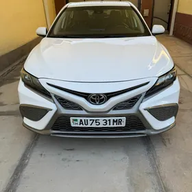 Toyota Camry 2021