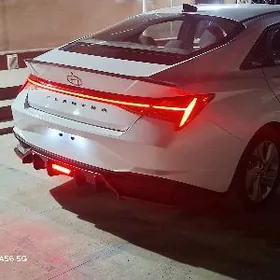 Hyundai Elantra 2021