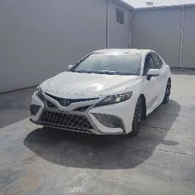 Toyota Camry 2022