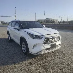 Toyota Highlander 2021