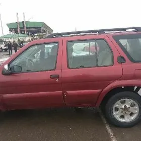 Nissan Pathfinder 1999