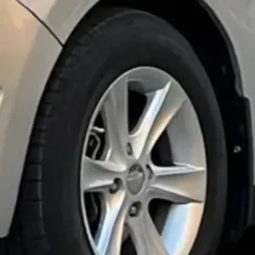 195.65.R15 Nissan versa 2010