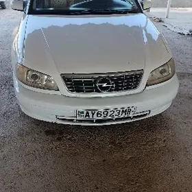 Opel Omega 2003