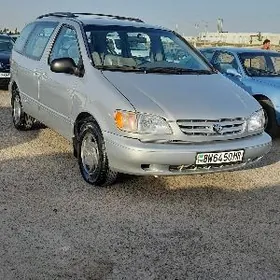 Toyota Sienna 2002