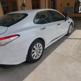 Toyota Camry 2019