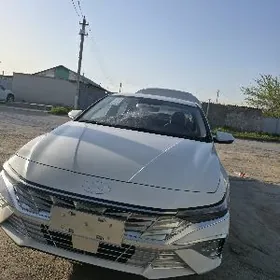 Hyundai Elantra 2025