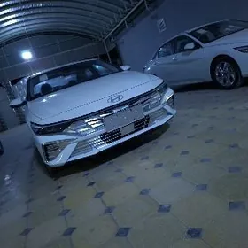 Hyundai Elantra 2025