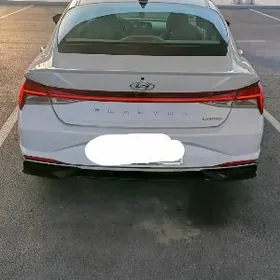 Hyundai Elantra 2021
