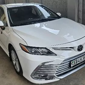 Toyota Camry 2021