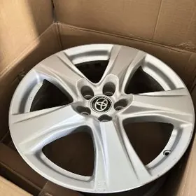 HIGHLANDER  RAV4  2023