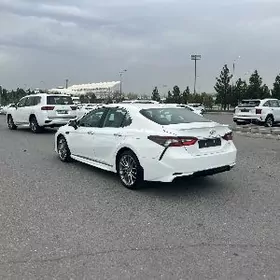 Toyota Camry 2021