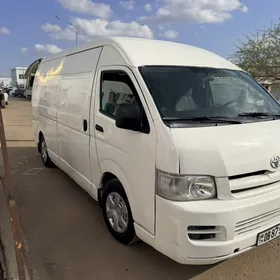 Toyota Hiace 2005