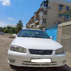 Toyota Camry 2000