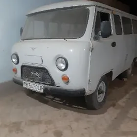 UAZ 2206 2000