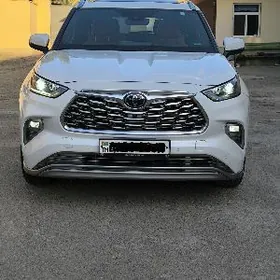 Toyota Highlander 2022