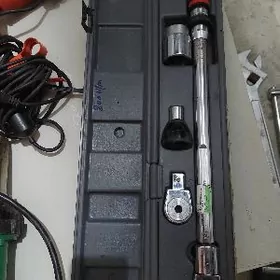 Набор ключей инструментов