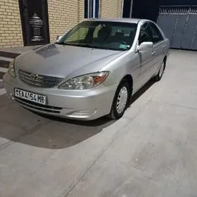 Toyota Camry 2004