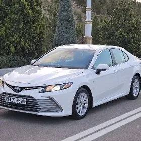 Toyota Camry 2021