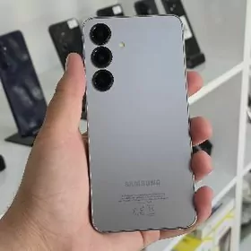 Samsung s25.  12/256gb