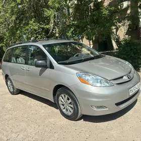 Toyota Sienna 2008